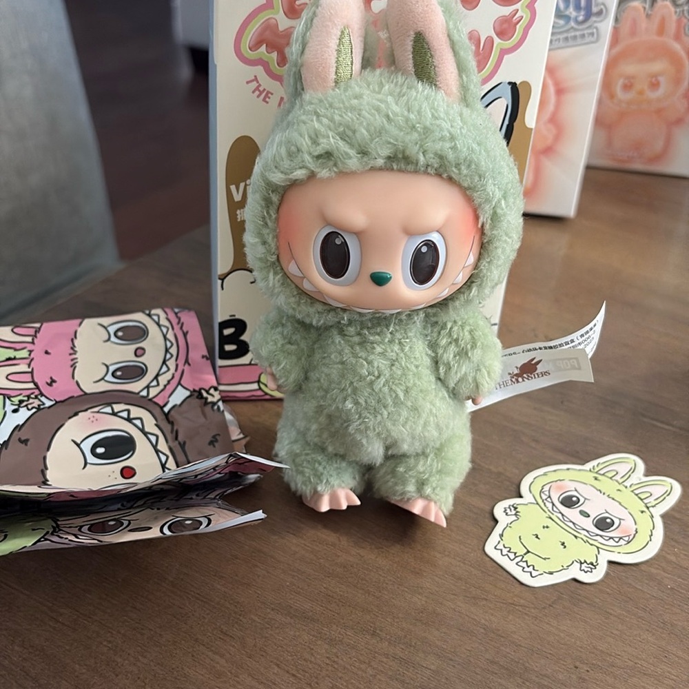 Labubu exciting macaron green grape
